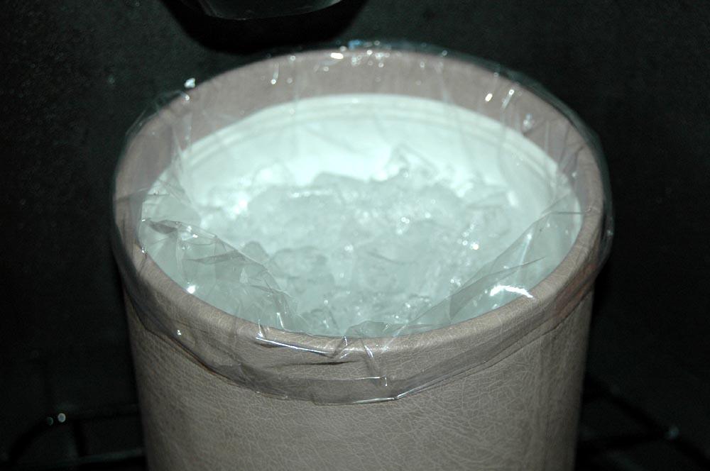 Ice bucket